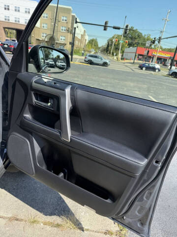 2024 Toyota 4Runner SR5