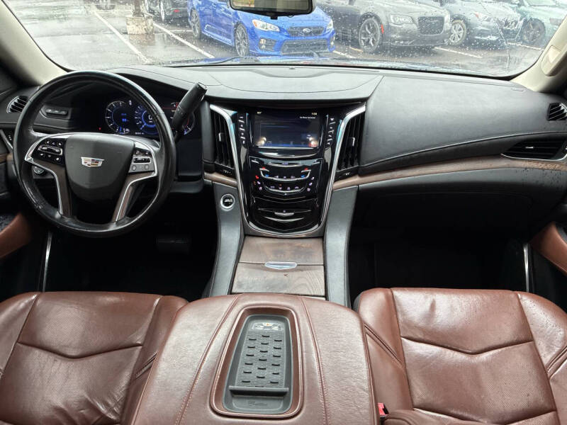 2017 Cadillac Escalade ESV Luxury