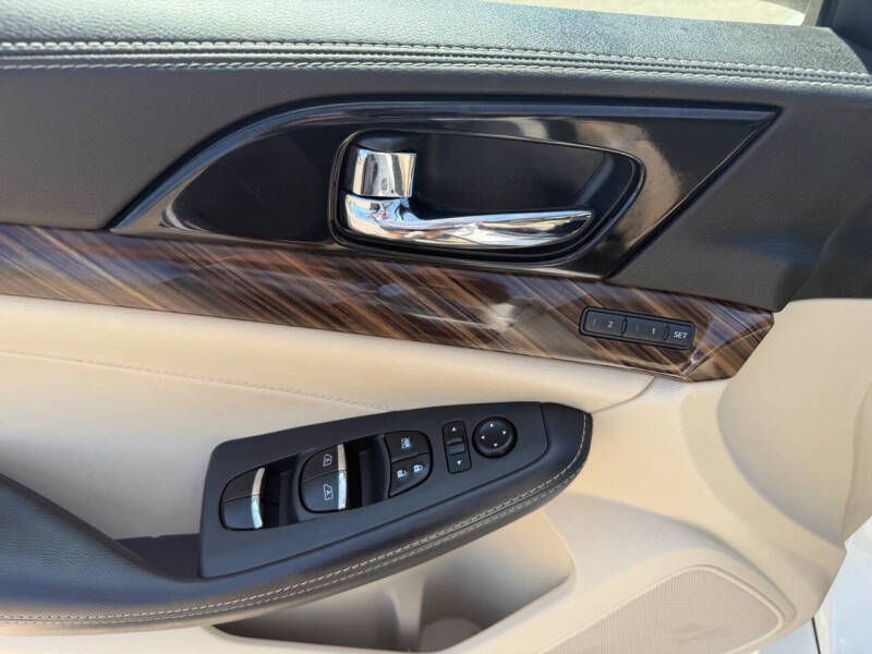 2016 Nissan Maxima Platinum