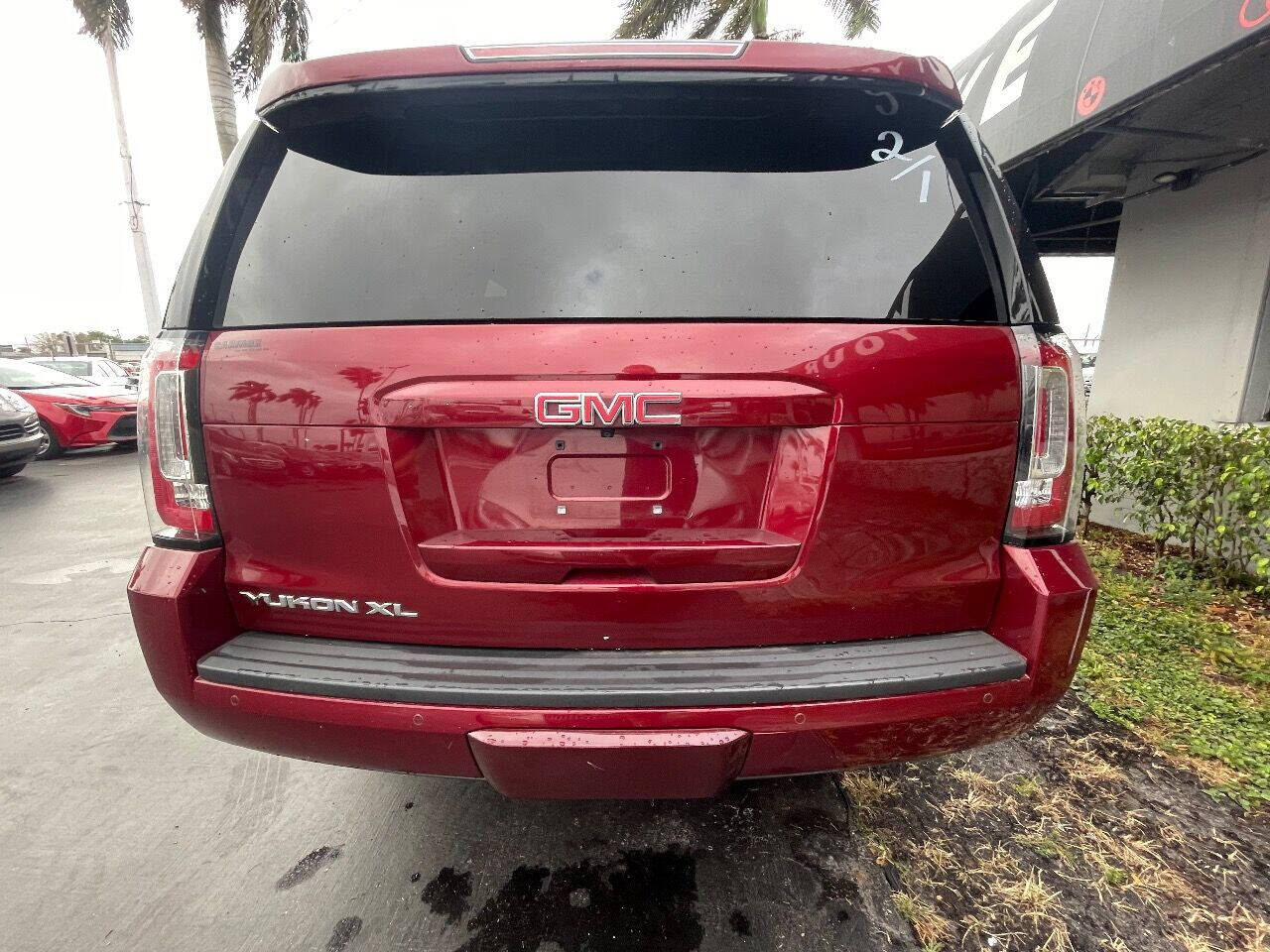 2016 GMC Yukon XL  - $25,900