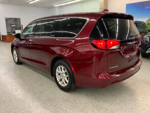 2020 Chrysler Voyager LX