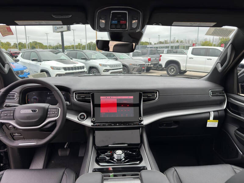 2025 Jeep Wagoneer L