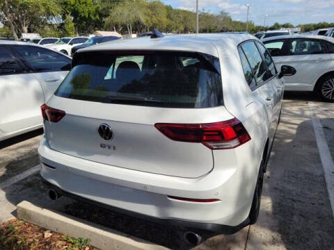 2022 Volkswagen Golf GTI SE