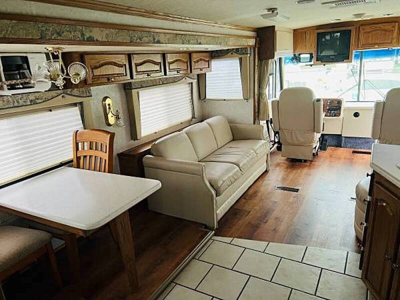 1999 Freightliner XC Chassis