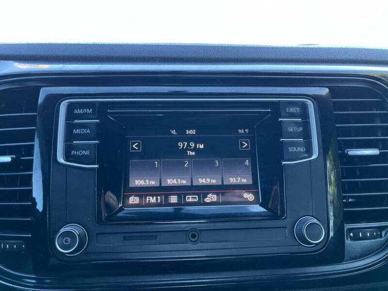 2016 Volkswagen Beetle 1.8T Classic PZEV