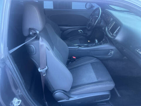 2017 Dodge Challenger R/T Shaker