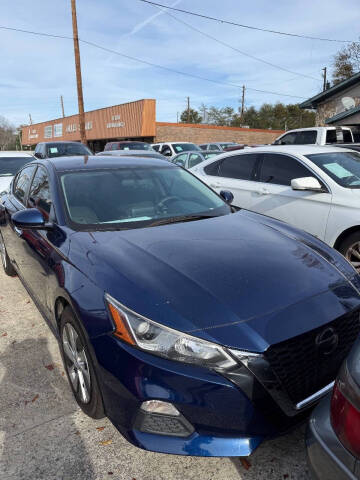 2019 Nissan Altima for sale at Sparta Auto Sales in Jonesboro GA