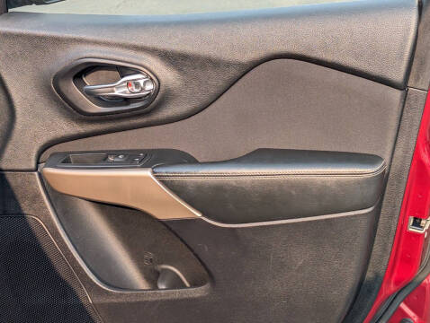 2017 Jeep Cherokee Sport