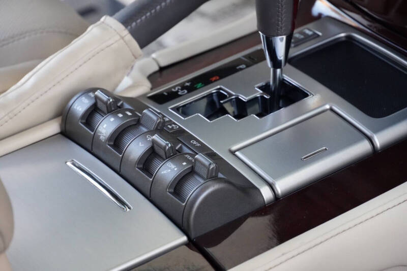 2013 Lexus LX 570
