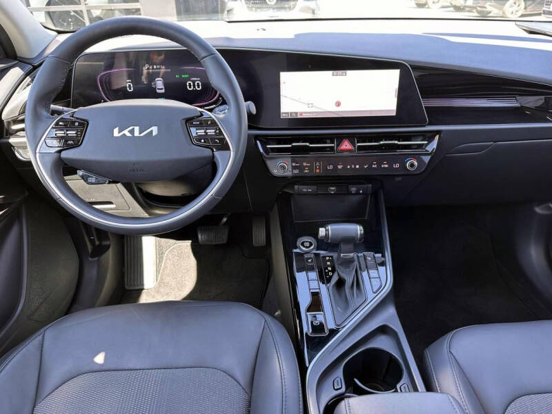 2023 Kia Niro EX
