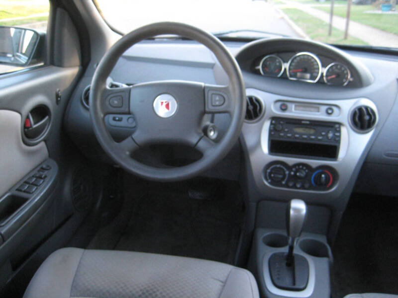 2005 Saturn Ion 2