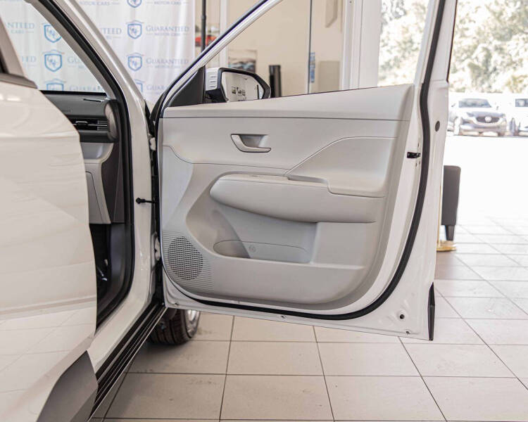 2025 Hyundai Kona SE