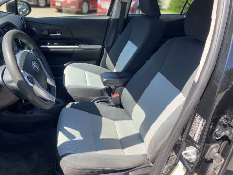 2015 Toyota Prius c Three