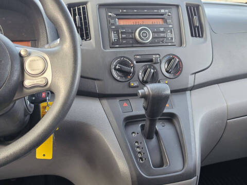 2017 Nissan NV200 SV