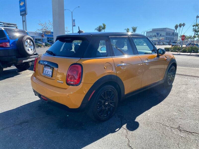 2017 MINI Hardtop 4 Door Cooper