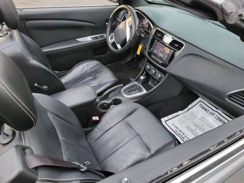 2013 Chrysler 200 Limited