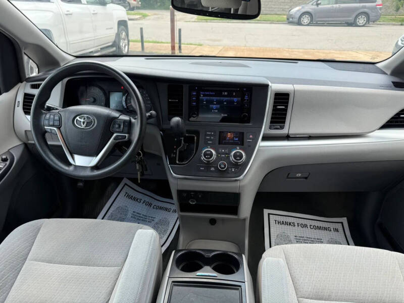 2015 Toyota Sienna LE 7-Passenger