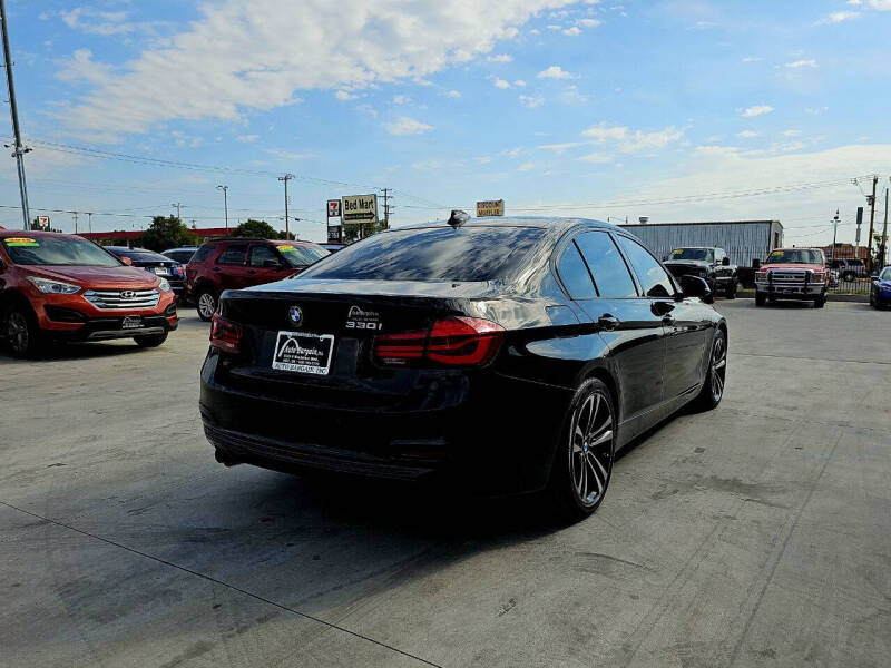 2018 BMW 3 Series 330i photo 4