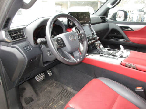 2023 Lexus LX 600 F SPORT Handling