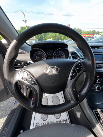 2016 Hyundai Elantra SE