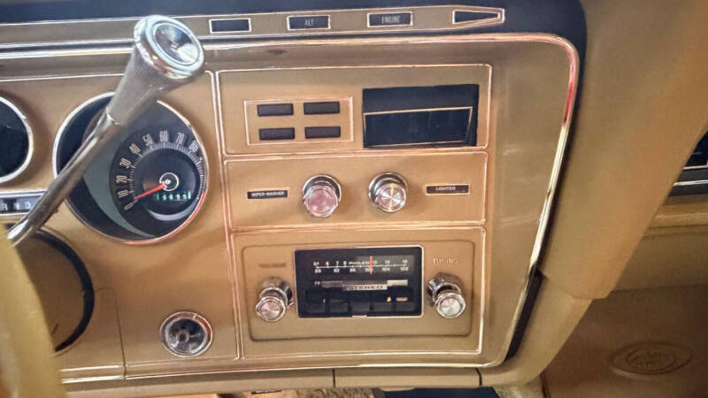 1976 Ford Thunderbird