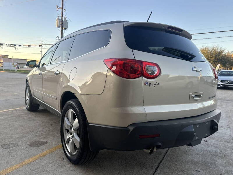 2011 Chevrolet Traverse LTZ