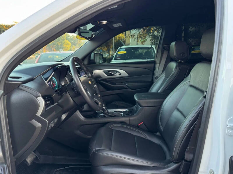 2022 Chevrolet Traverse LT Leather