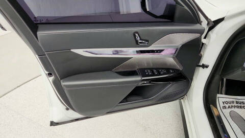 2023 BMW 7 Series 740i