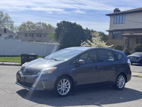 2013 Toyota Prius v Five