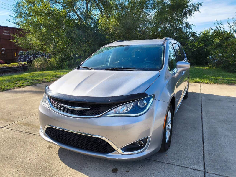2017 Chrysler Pacifica Touring-L
