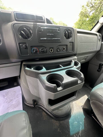 2011 Ford E-Series E-350 SD