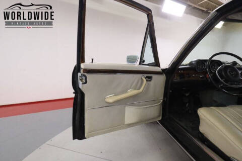 1972 Mercedes-Benz 300-Class