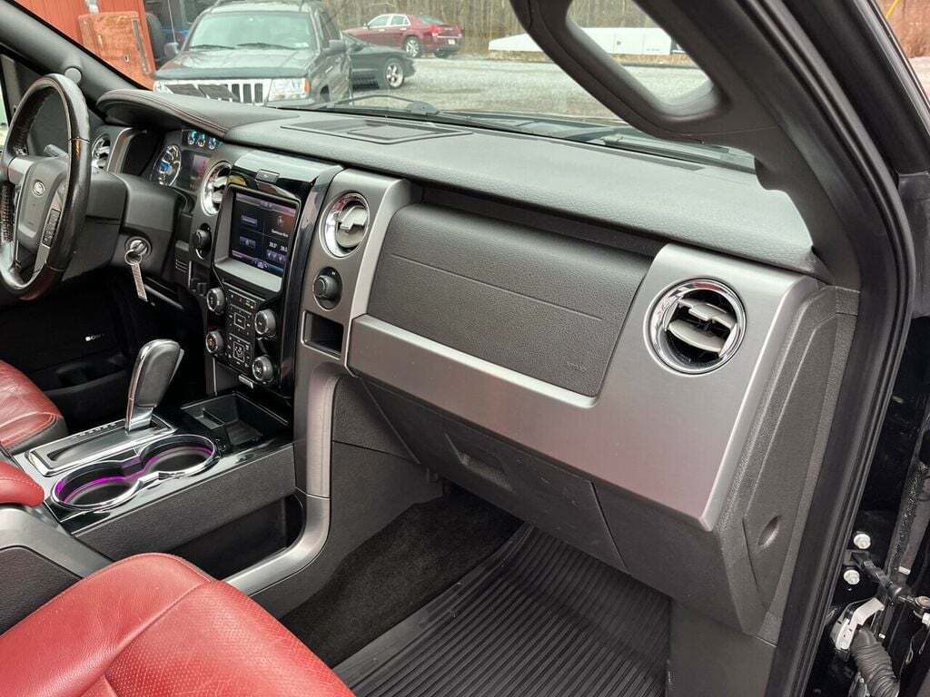 2013 Ford F-150 24
