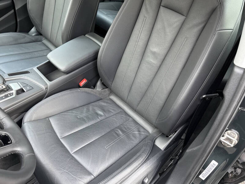 2017 Audi A4 2.0T quattro Premium Plus