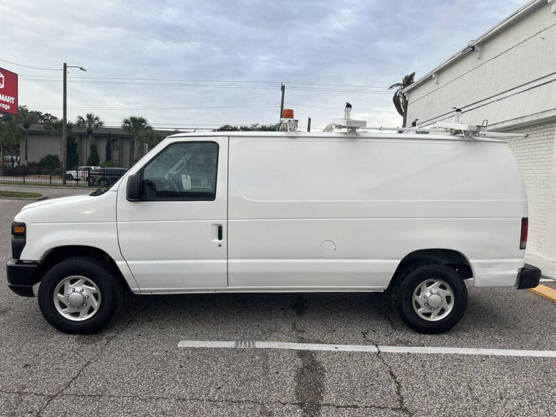 2011 Ford E-Series Econoline Van Commercial photo 9