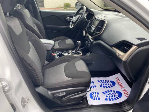 2015 Jeep Cherokee Sport