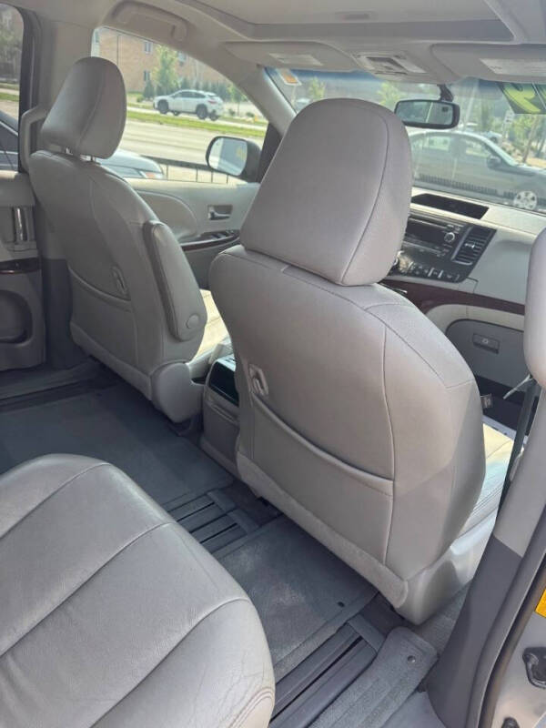 2013 Toyota Sienna XLE 8-Passenger