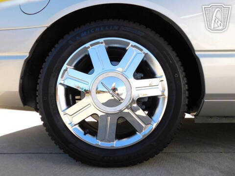 2005 Ford Thunderbird Deluxe