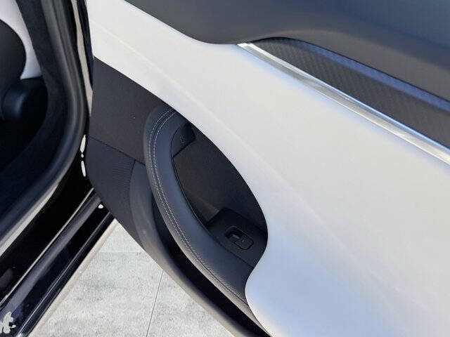 2023 Tesla Model S Plaid