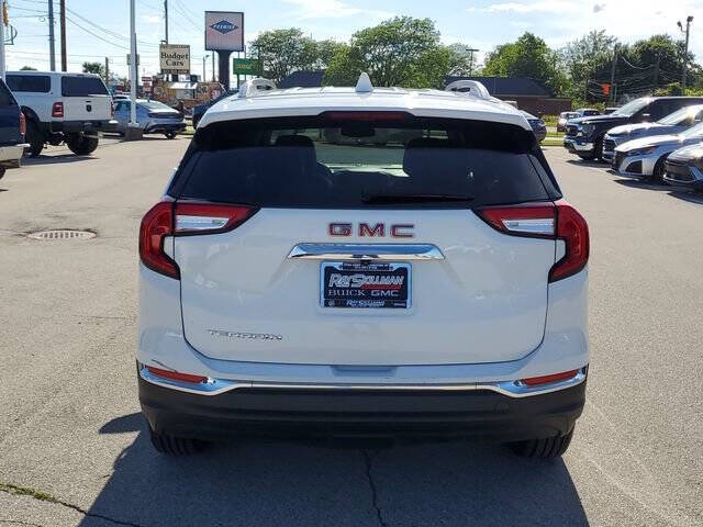 2024 GMC Terrain SLT