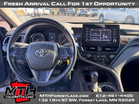 2022 Toyota Camry SE