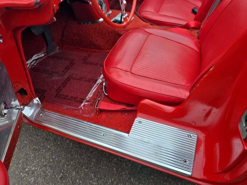 1961 Chevrolet Corvette 102