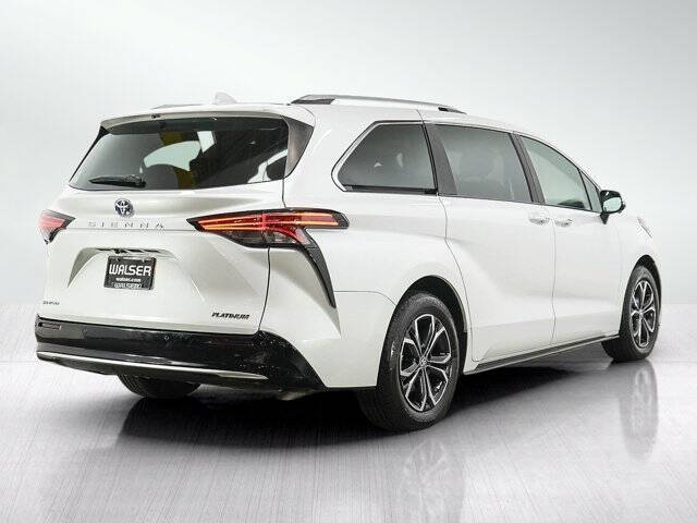 2025 Toyota Sienna Platinum 7-Passenger