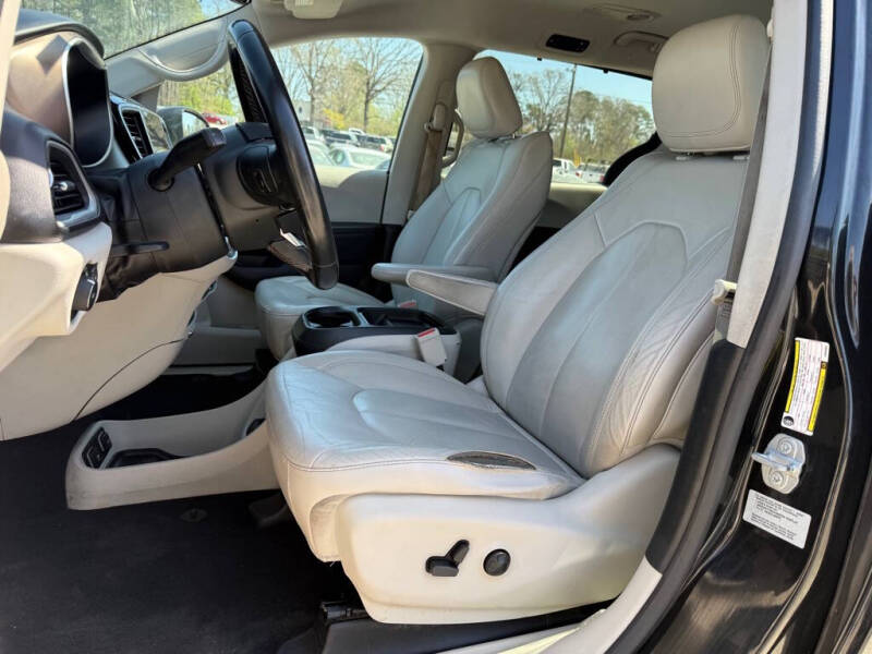2017 Chrysler Pacifica Touring-L
