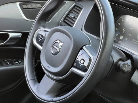2022 Volvo XC90 T5 Momentum