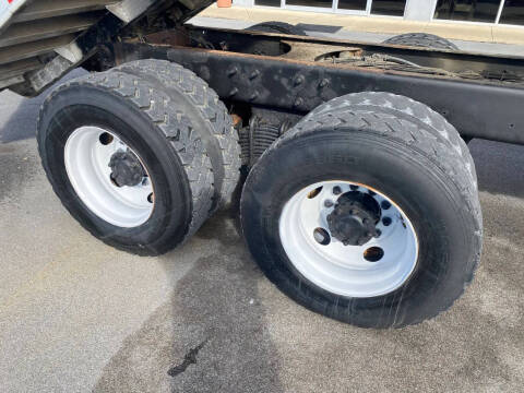 2006 Mack CV713