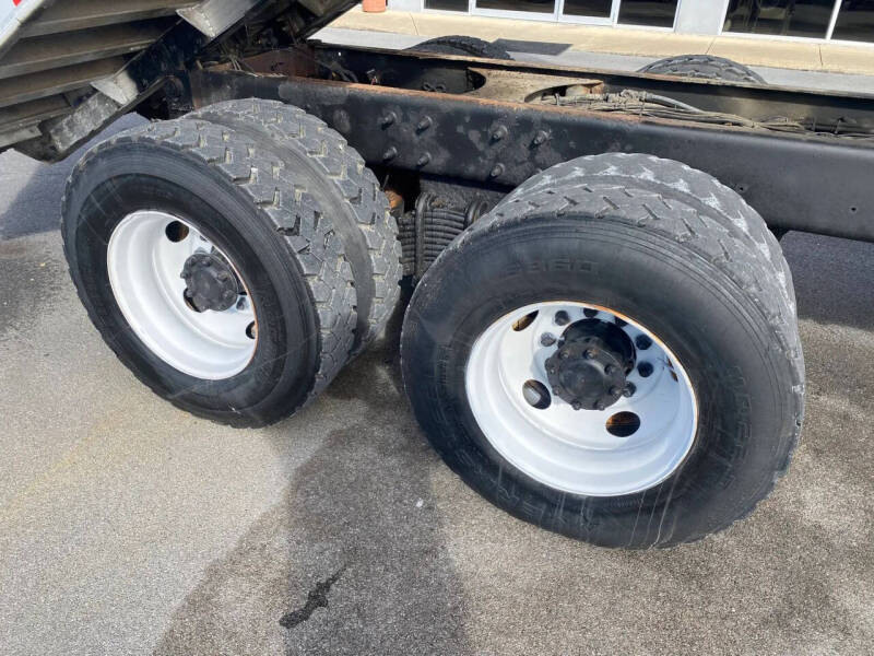 2006 Mack CV713