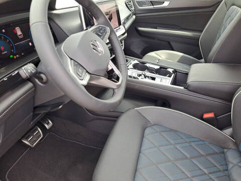 2026 Volkswagen Atlas Cross Sport SEL Premium R-Line 4Motion