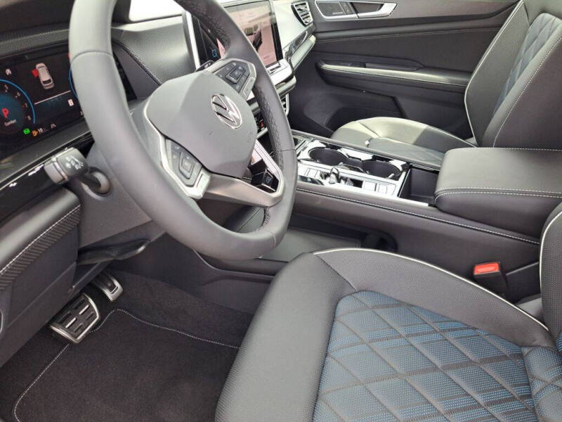 2026 Volkswagen Atlas Cross Sport SEL Premium R-Line 4Motion