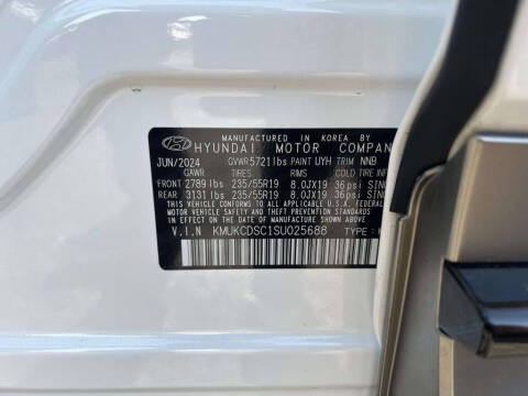2025 Genesis GV60 Standard